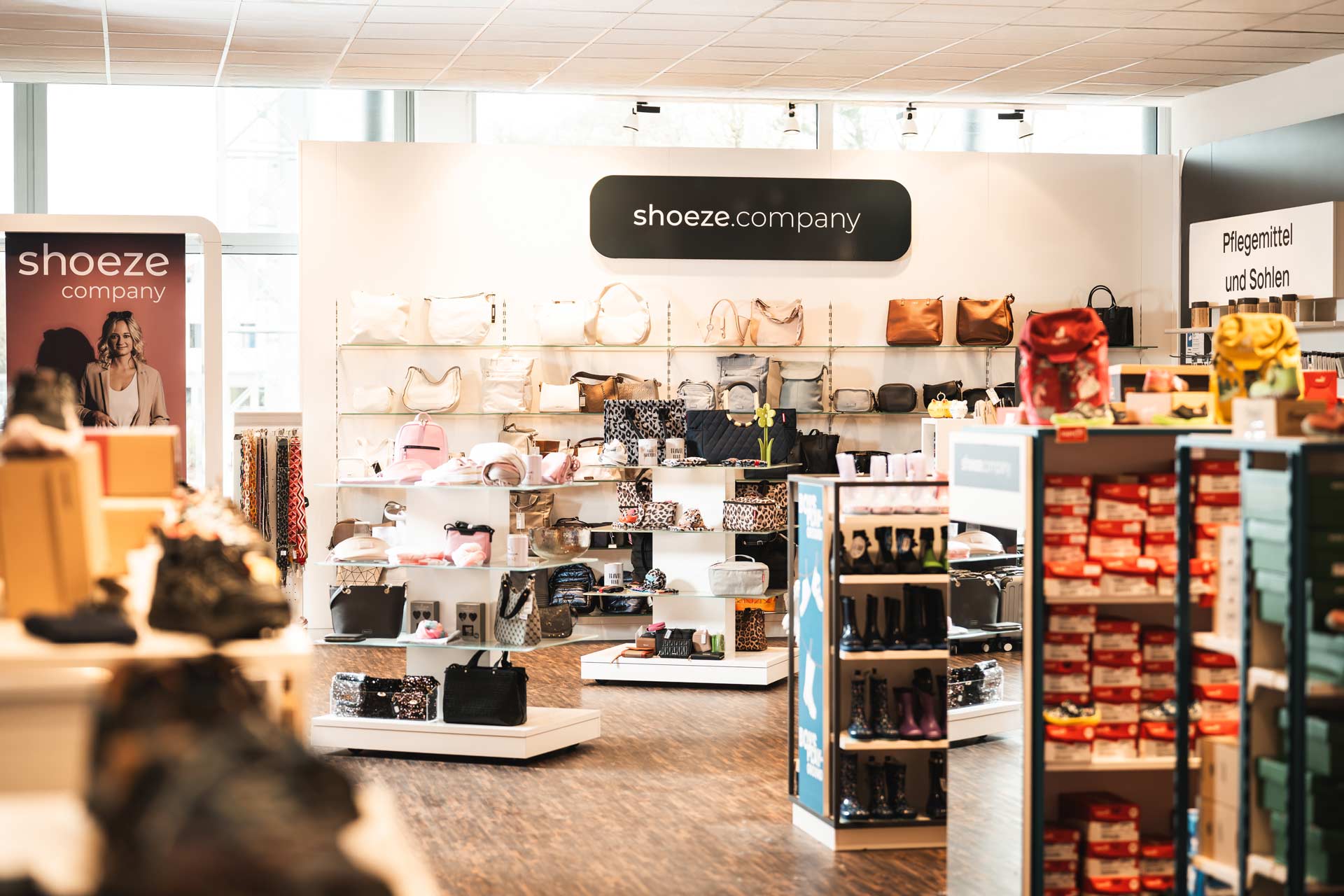 shoeze-company-ambient_08